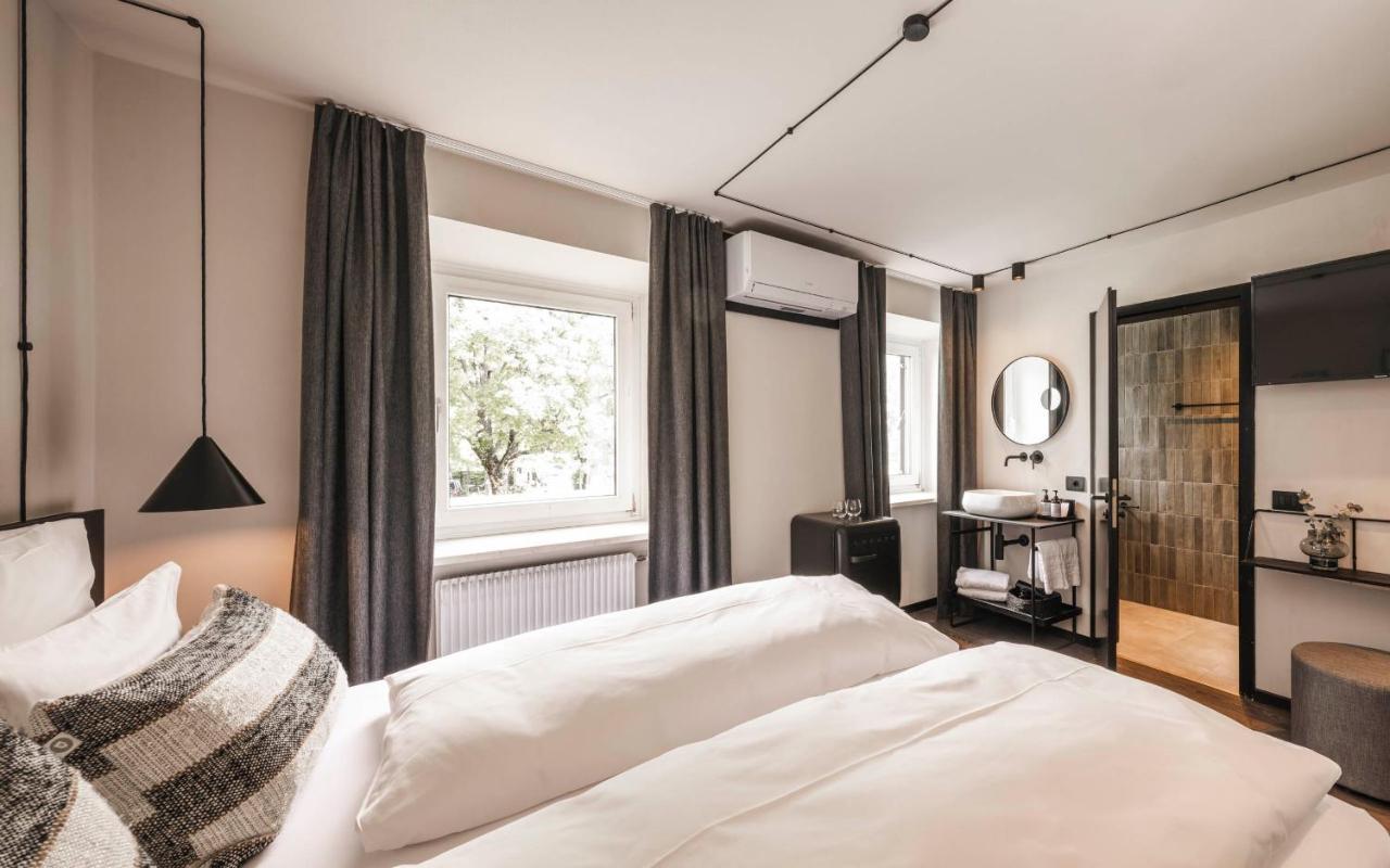 Hotel Loewenhof Брессаноне Экстерьер фото