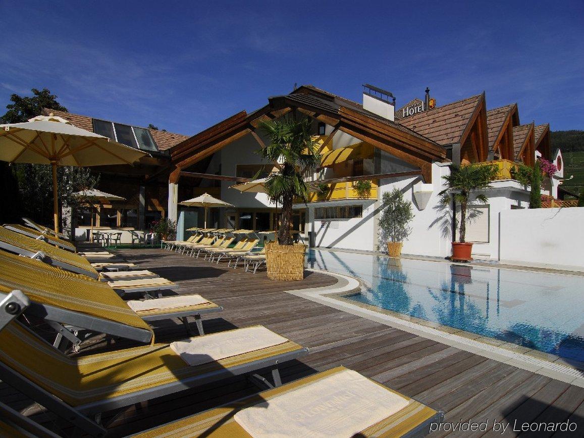 Hotel Loewenhof Брессаноне Экстерьер фото